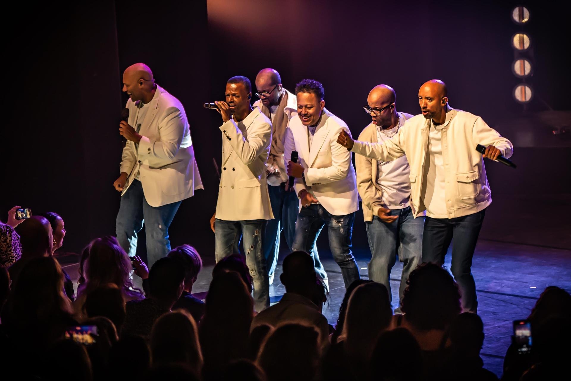 Foto van Re-Play en Romeo op het podium